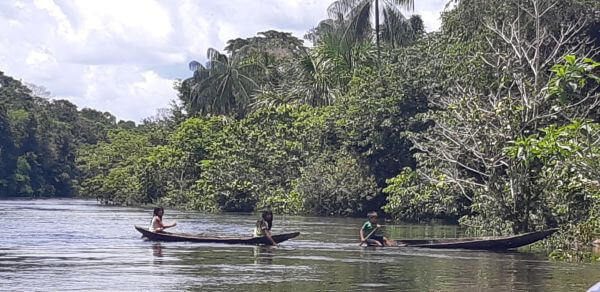 Kolumbien Amazonas Reise: Flussfahrt